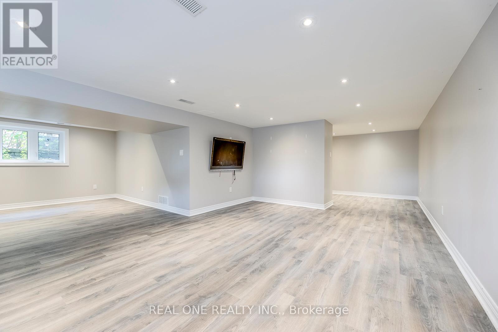 2181 Courtland Drive, Burlington, Ontario  L7R 1S2 - Photo 25 - W13096522