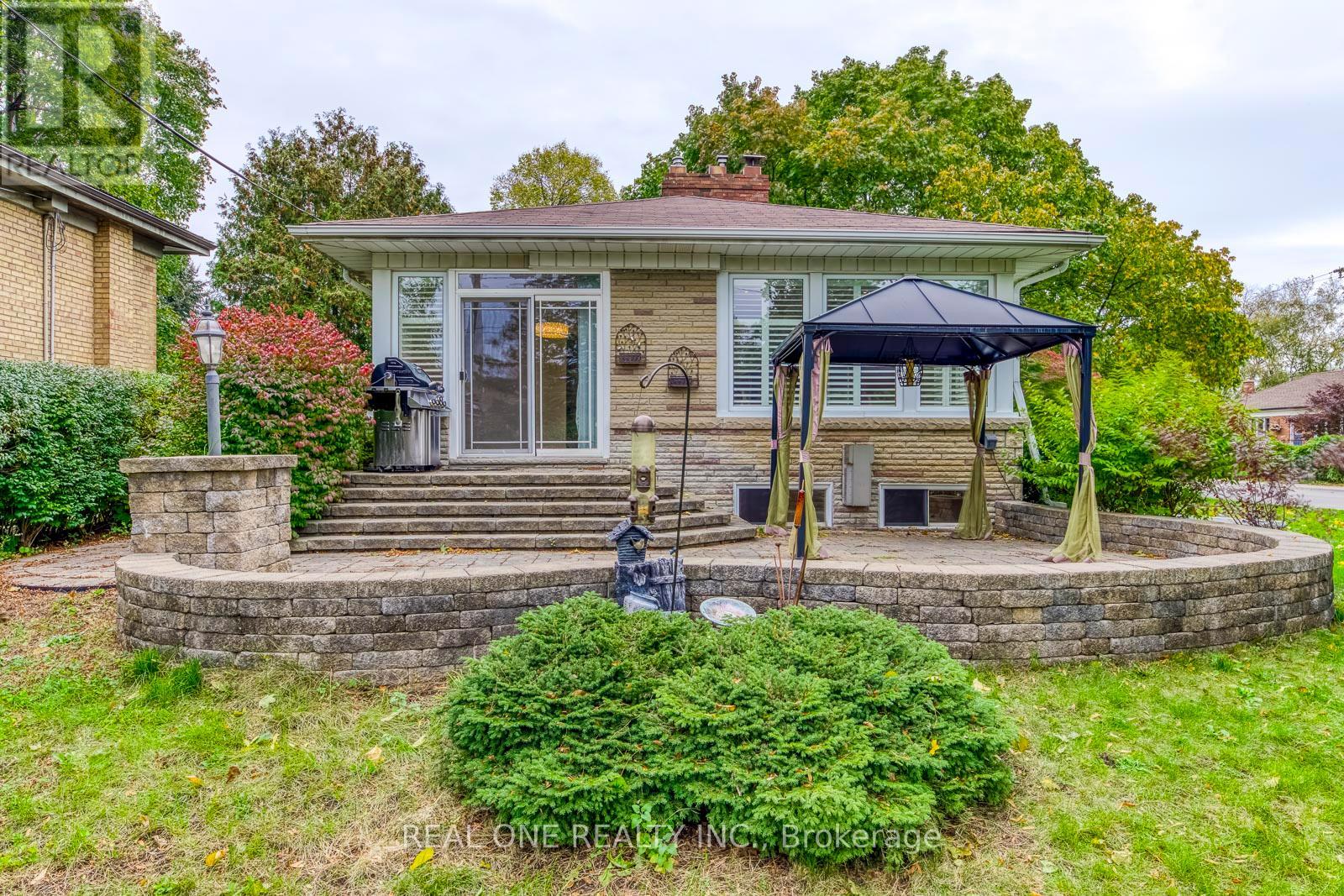 2181 Courtland Drive, Burlington, Ontario  L7R 1S2 - Photo 37 - W13096522
