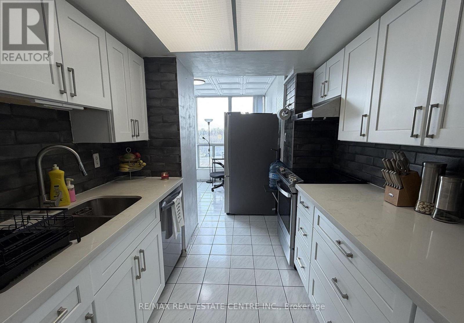 510 - 3 Rowntree Road, Toronto, Ontario  M9V 5G8 - Photo 5 - W13096564