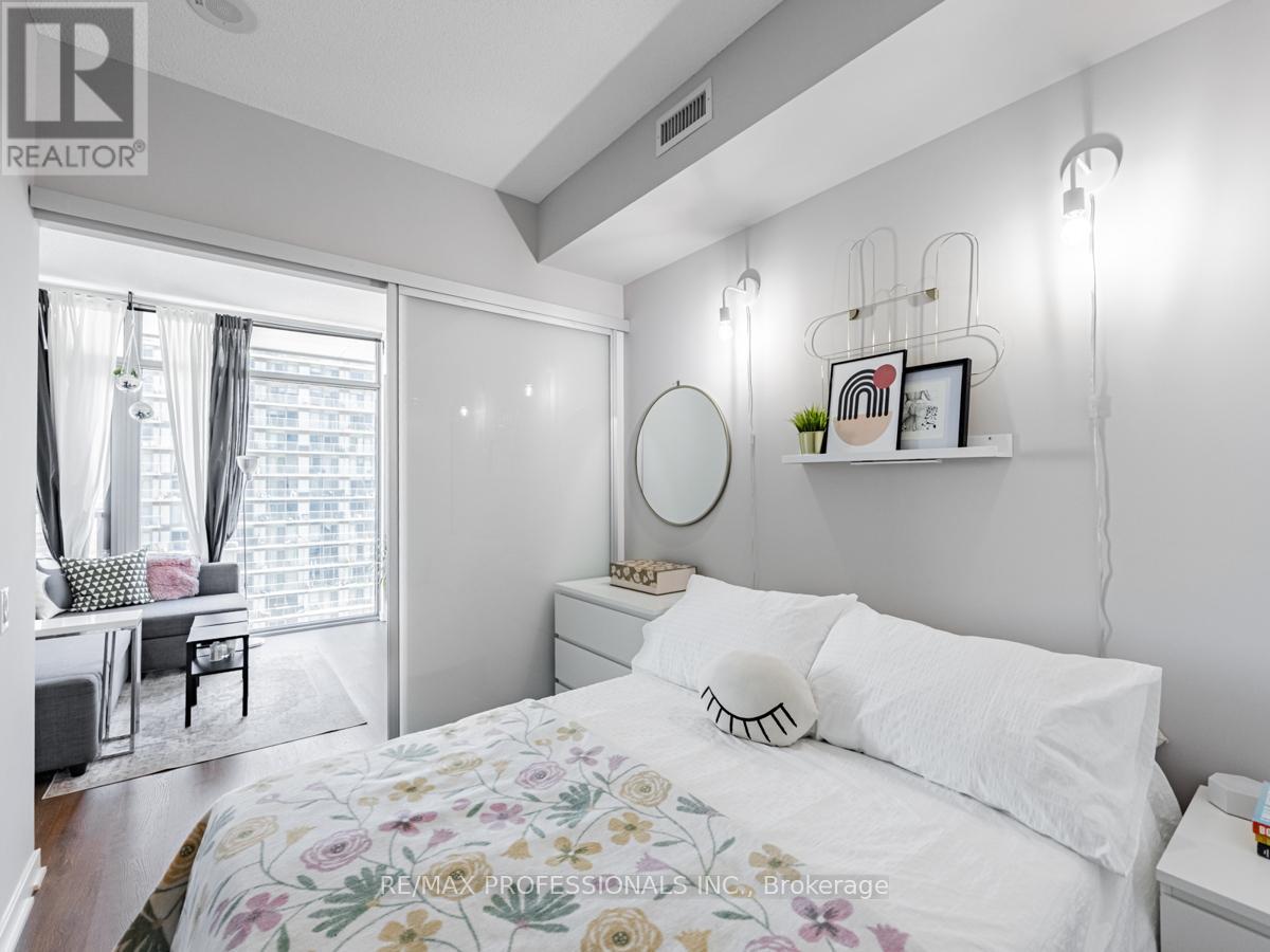 2113 - 105 The Queensway, Toronto, Ontario  M6S 5B5 - Photo 17 - W13096642