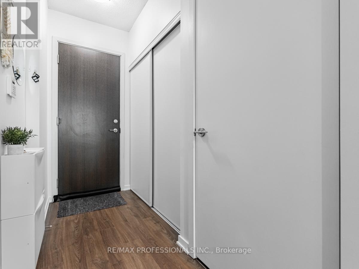 2113 - 105 The Queensway, Toronto, Ontario  M6S 5B5 - Photo 2 - W13096642