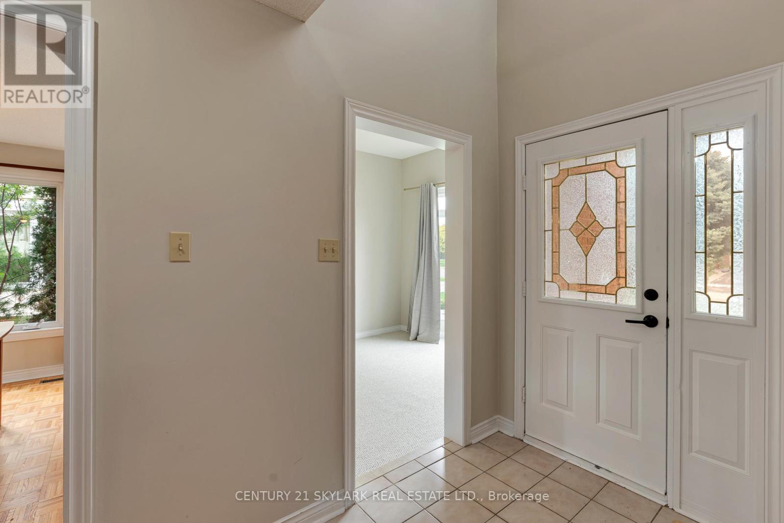 4 Leeward Drive, Brampton, Ontario  L6S 5V6 - Photo 7 - W13096674