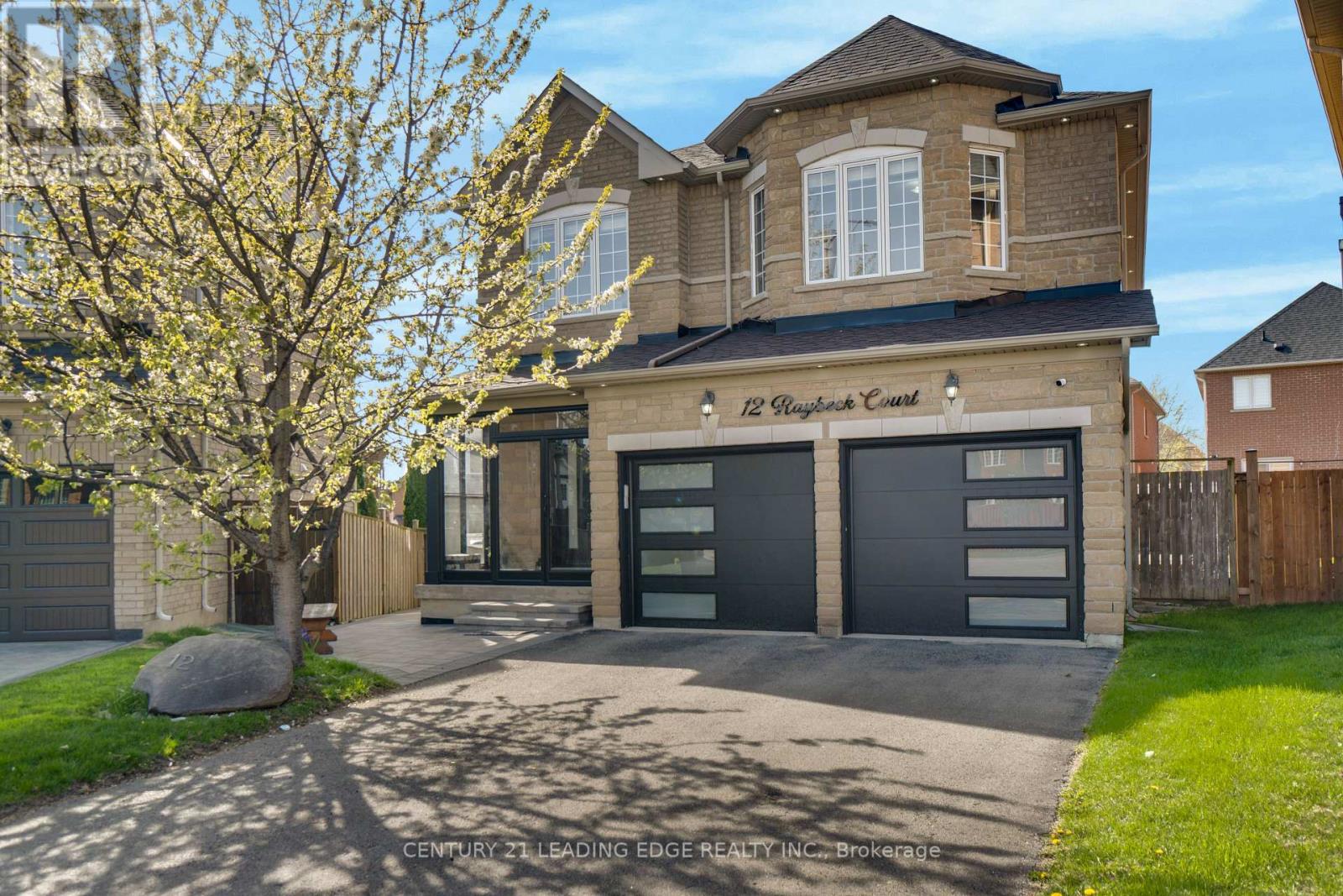 12 RAYBECK COURT, Brampton, Ontario