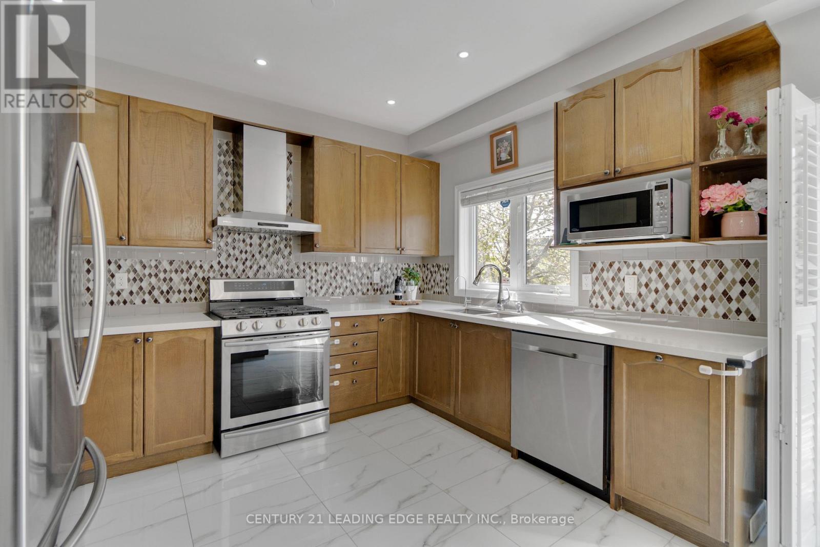 12 Raybeck Court, Brampton, Ontario  L6Y 0K1 - Photo 17 - W13096686