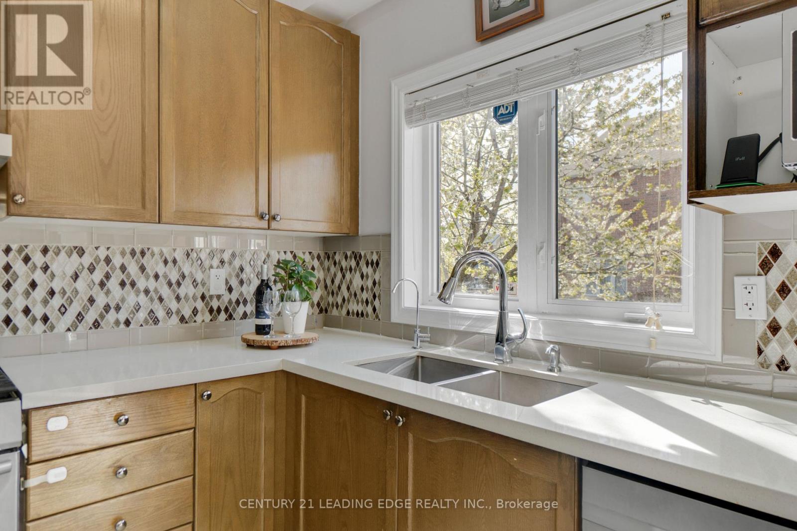 12 Raybeck Court, Brampton, Ontario  L6Y 0K1 - Photo 19 - W13096686