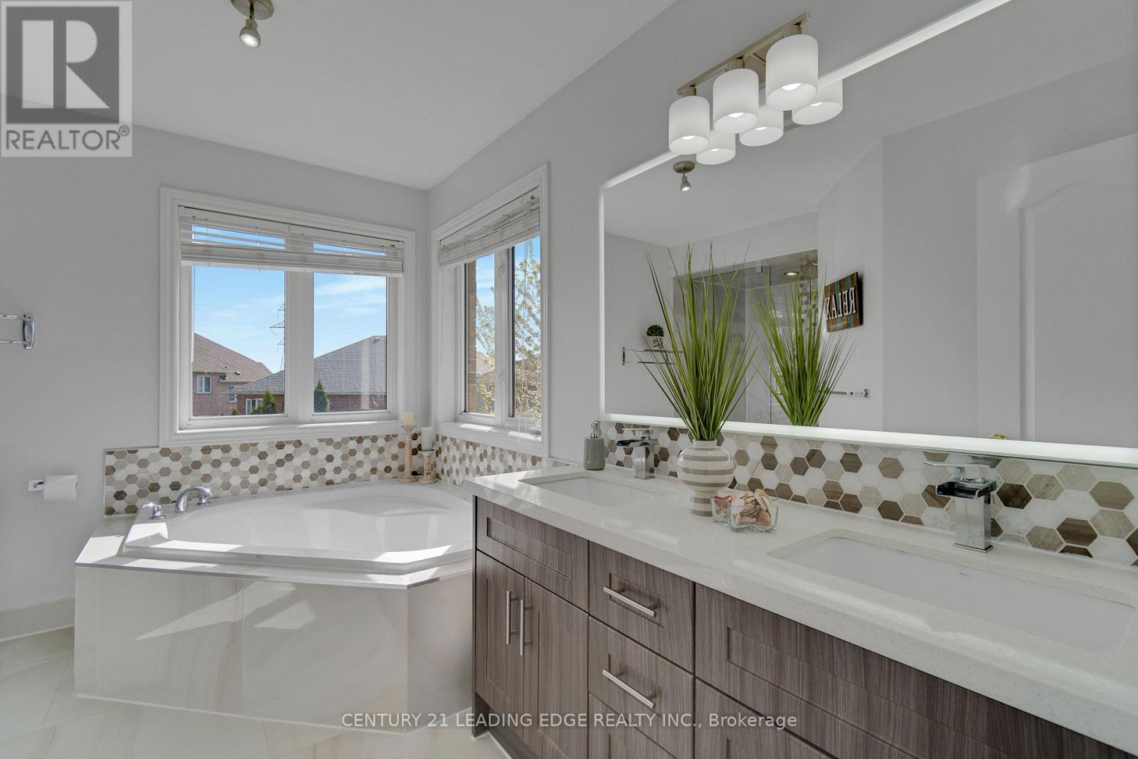 12 Raybeck Court, Brampton, Ontario  L6Y 0K1 - Photo 27 - W13096686