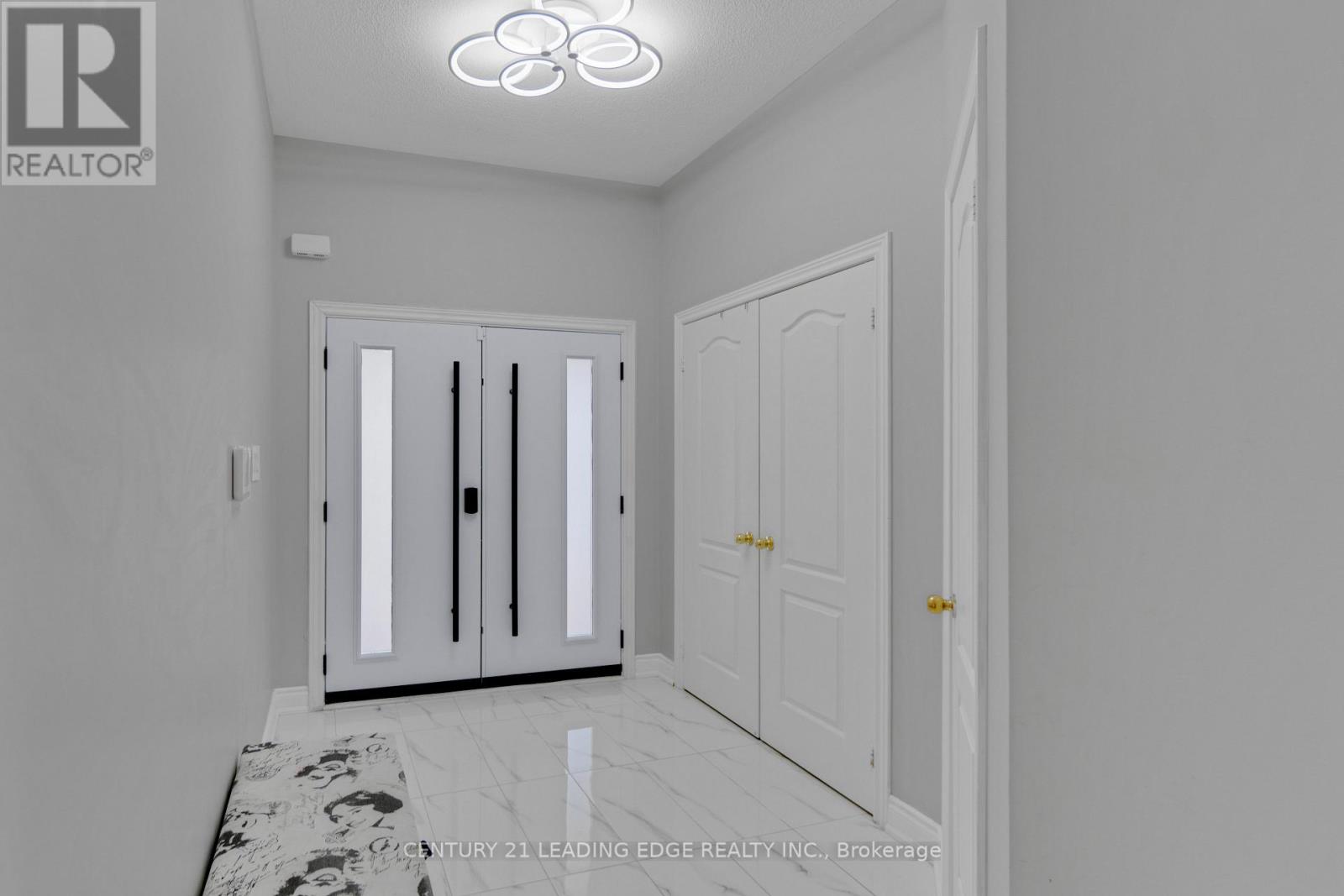 12 Raybeck Court, Brampton, Ontario  L6Y 0K1 - Photo 7 - W13096686