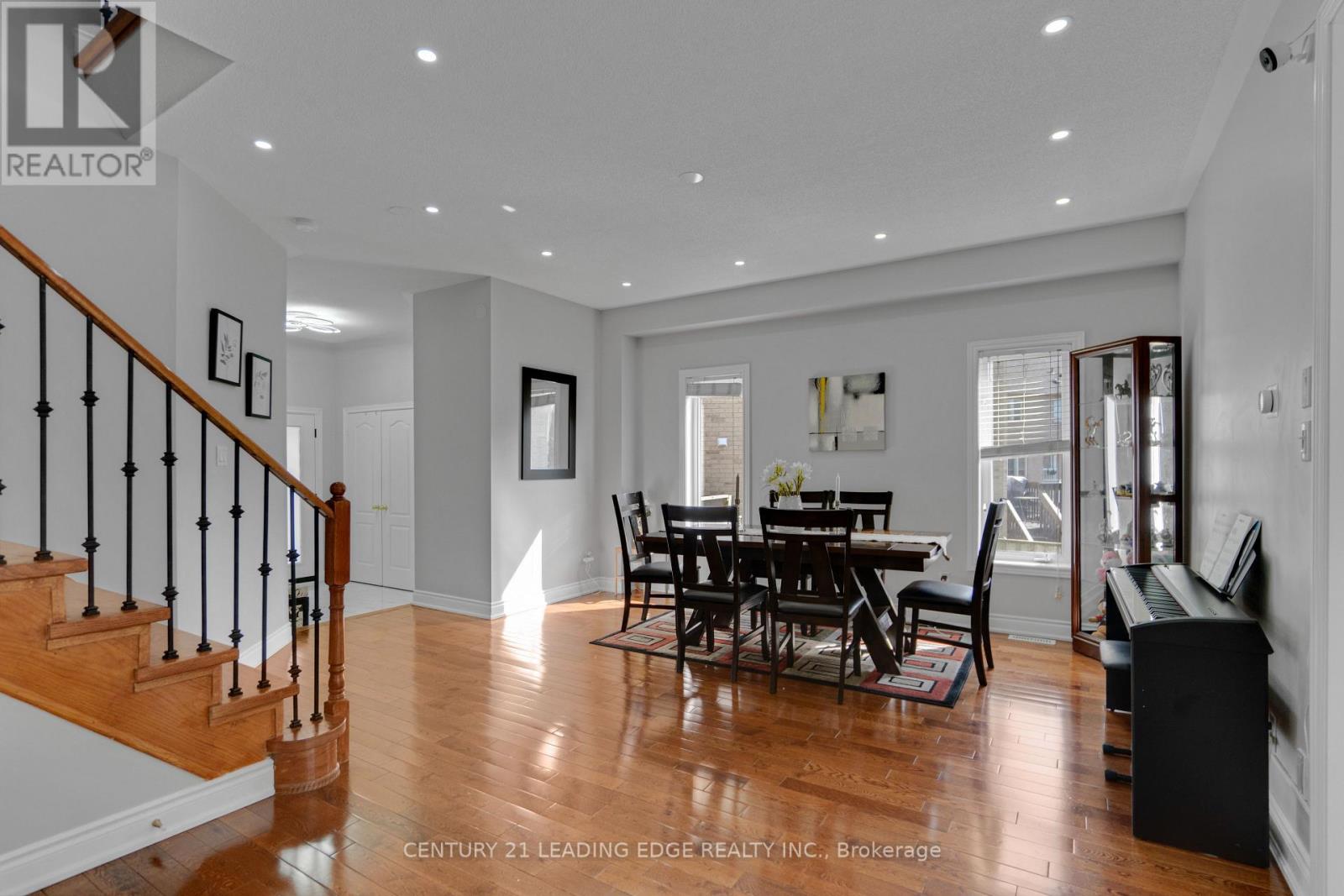 12 Raybeck Court, Brampton, Ontario  L6Y 0K1 - Photo 9 - W13096686