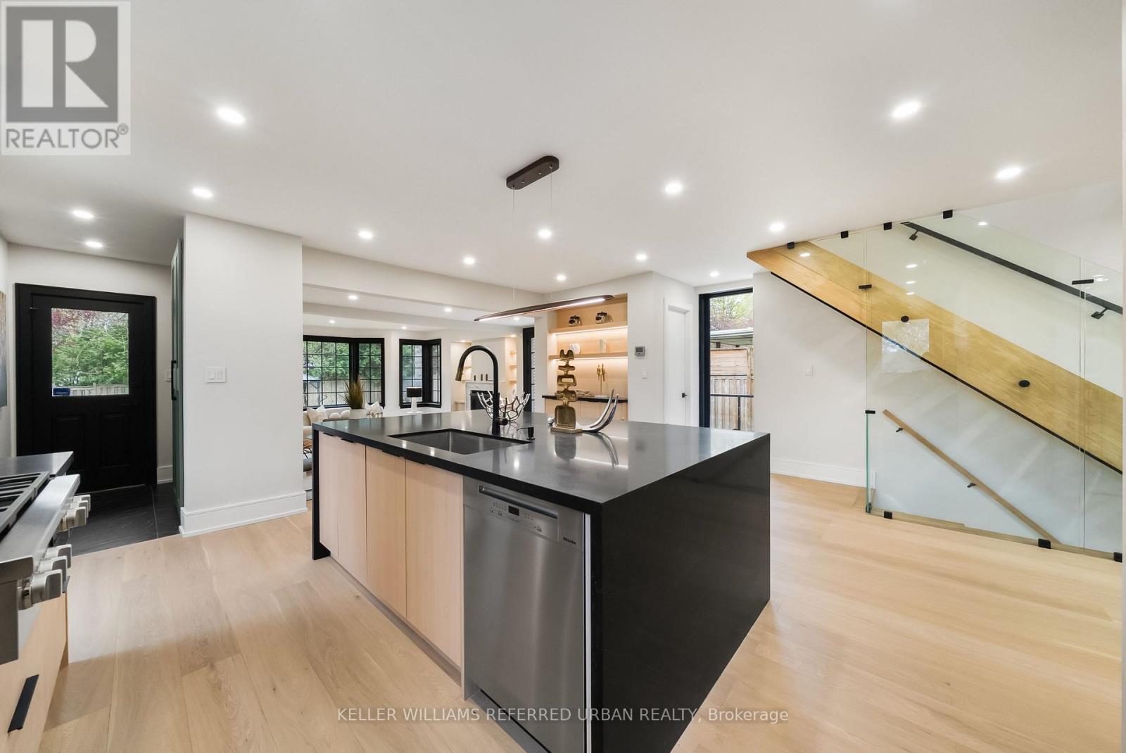 137 Cheltenham Avenue, Toronto, Ontario  M4N 1R1 - Photo 14 - C13094712