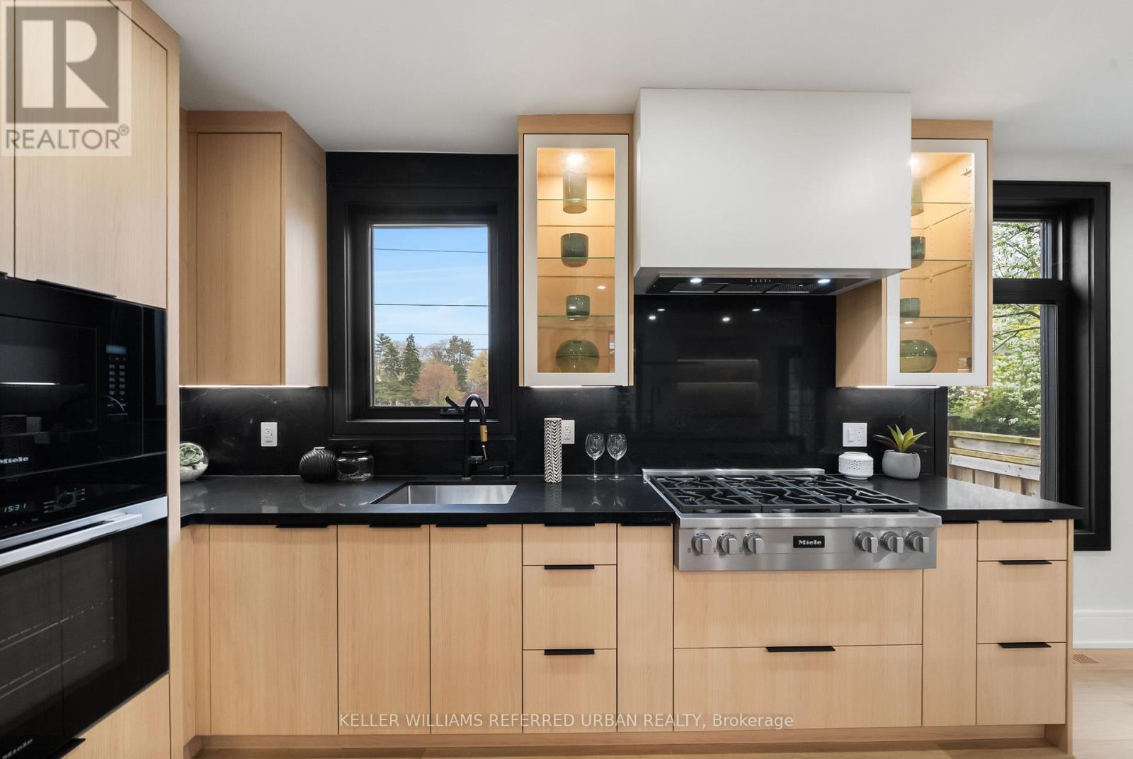 137 Cheltenham Avenue, Toronto, Ontario  M4N 1R1 - Photo 13 - C13094712