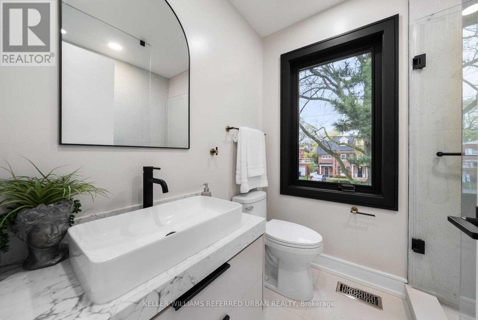 137 Cheltenham Avenue, Toronto, Ontario  M4N 1R1 - Photo 35 - C13094712