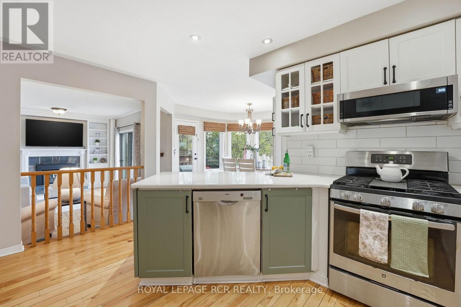 59 Dawlish Avenue, Aurora, Ontario  L4G 6R4 - Photo 7 - N13094810