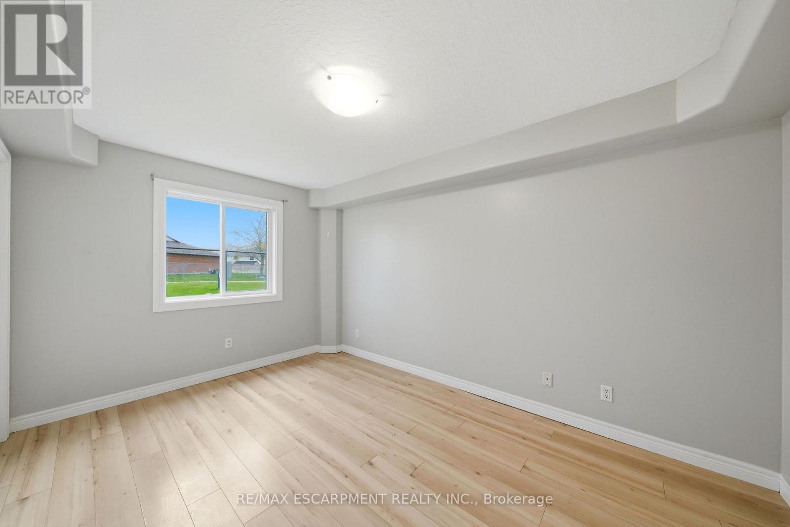 102 - 50 Whitlaw Way, Brant, Ontario  N3L 4C3 - Photo 16 - X13055156