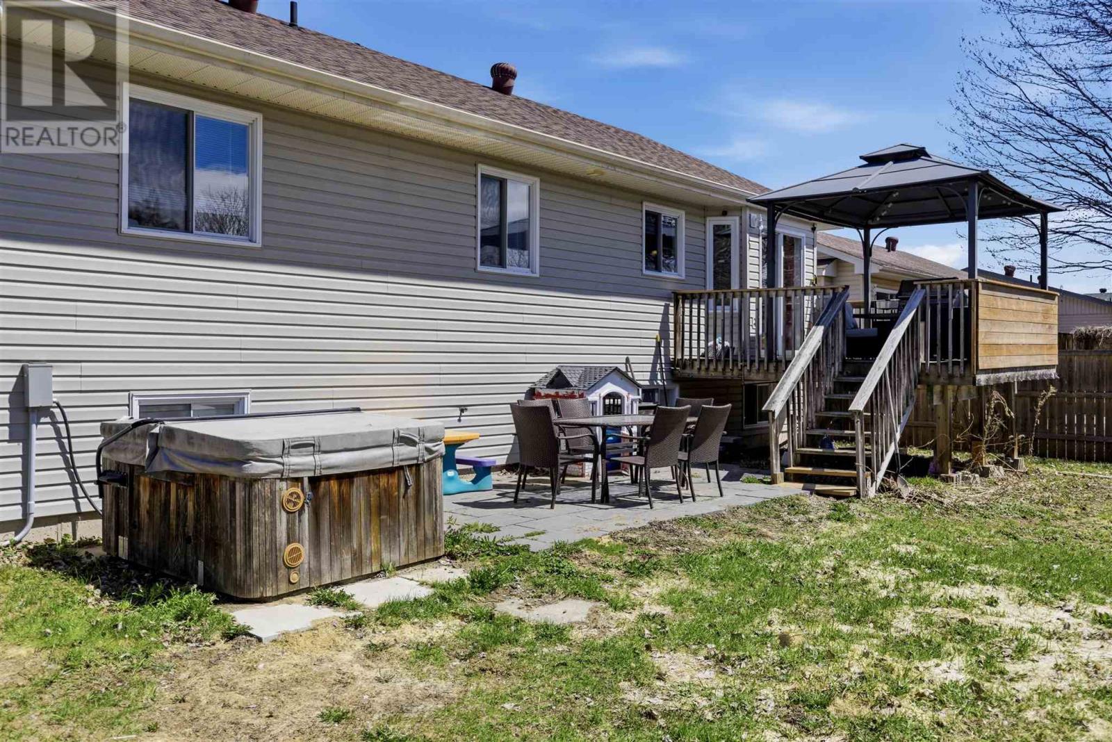 151 Queensgate Blvd, Sault Ste. Marie, Ontario  P6A 6X8 - Photo 38 - SM260894