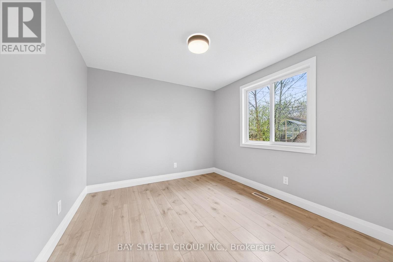 41 Helene Crescent, Waterloo, Ontario  N2L 5E6 - Photo 22 - X13096426