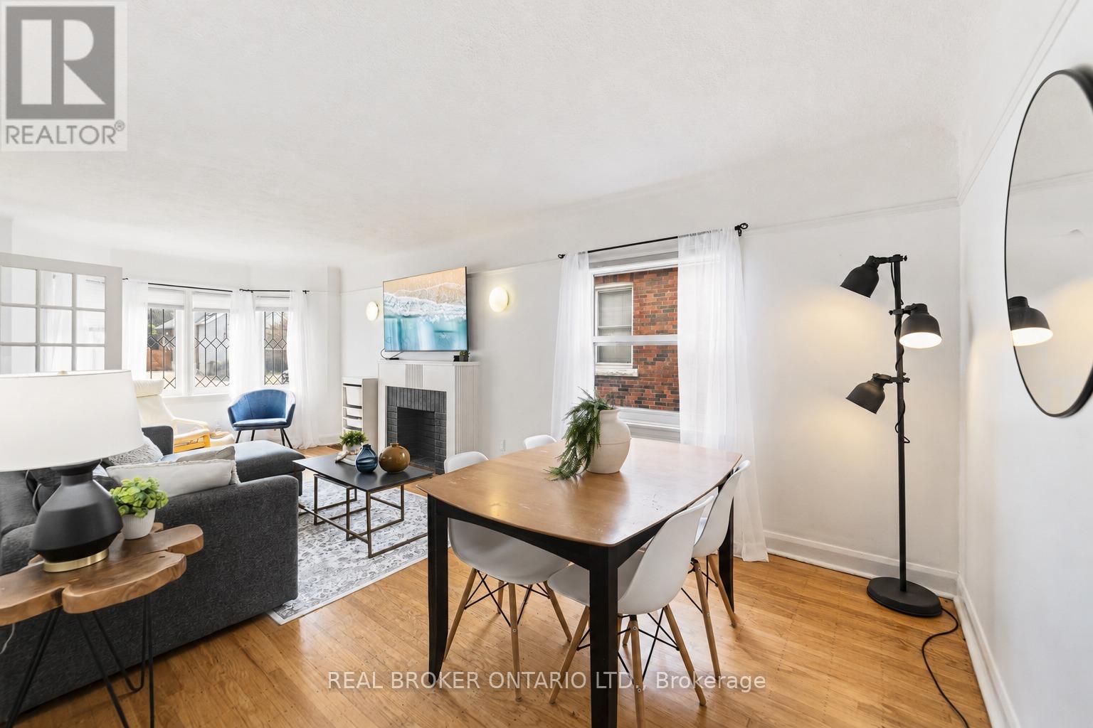 8 Barons Avenue S, Hamilton, Ontario  L8K 2X9 - Photo 4 - X13096454