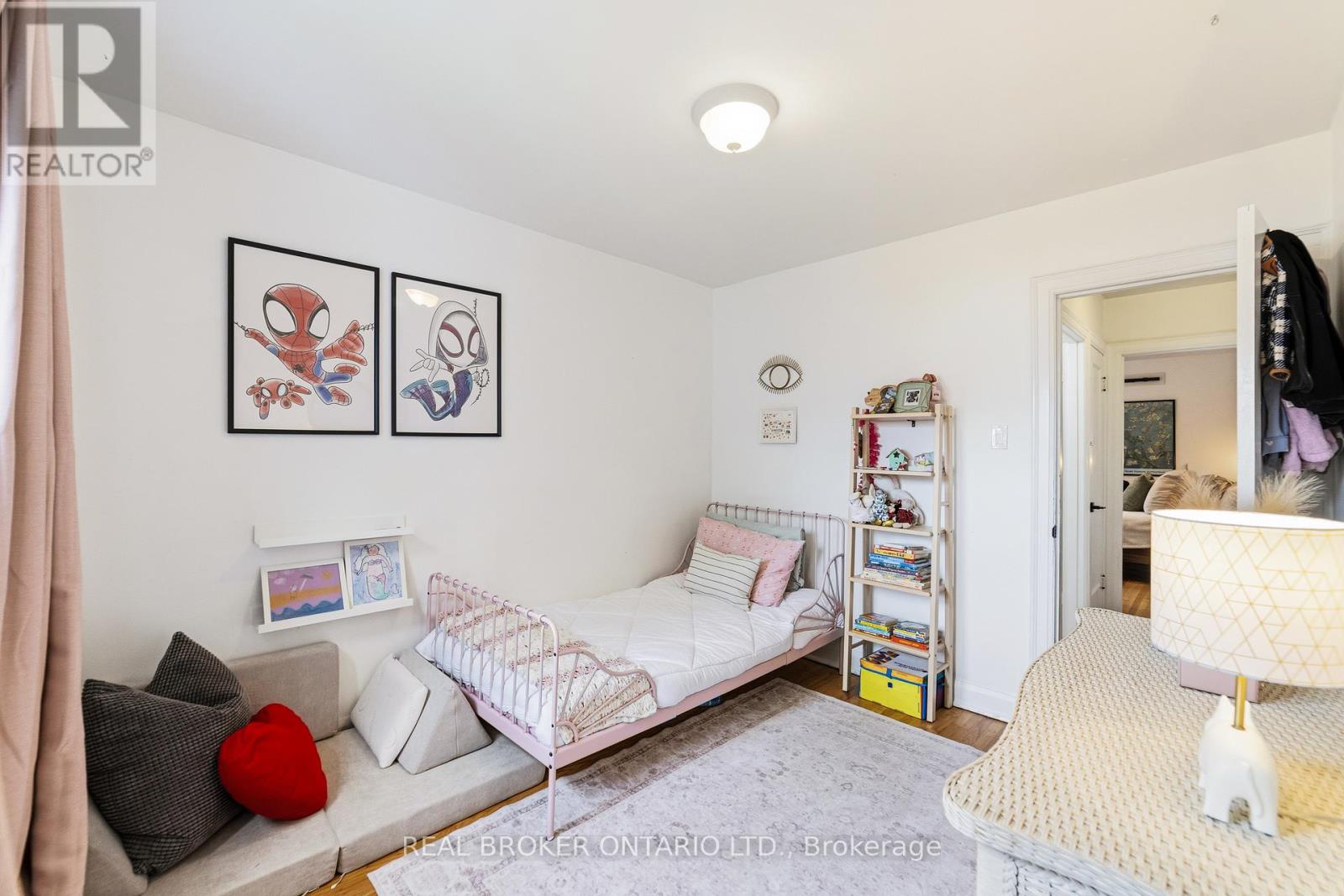 8 Barons Avenue S, Hamilton, Ontario  L8K 2X9 - Photo 9 - X13096454