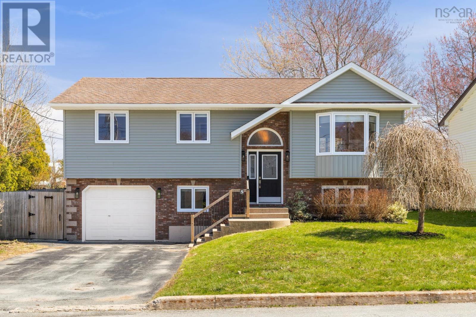 5 Capistrano Drive, Dartmouth, Nova Scotia