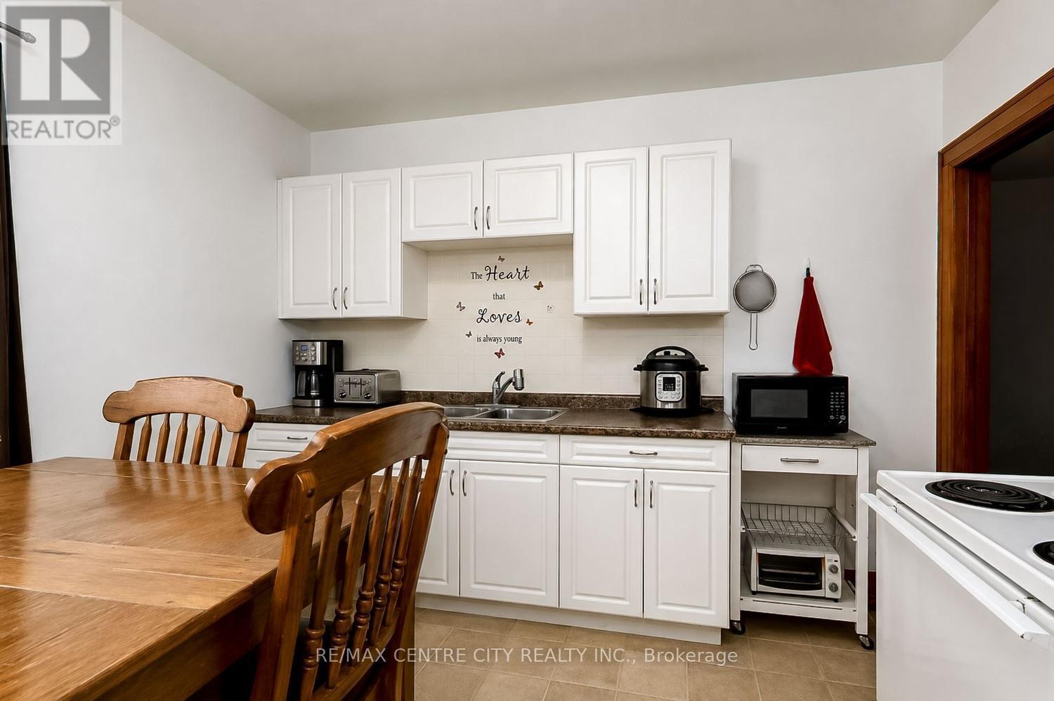 4 Prospect Street, Tillsonburg, Ontario  N4G 2L6 - Photo 11 - X13096768