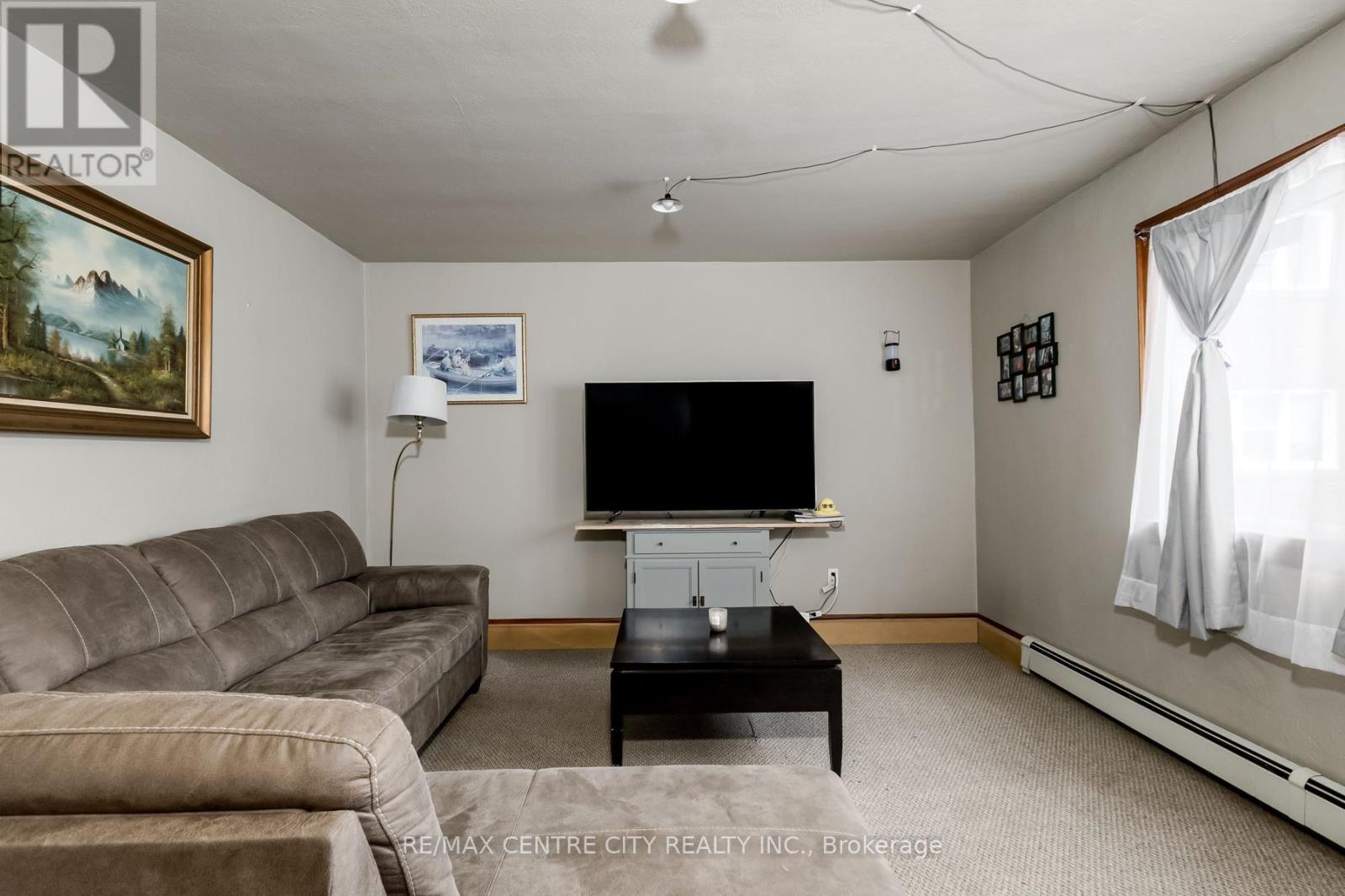 4 Prospect Street, Tillsonburg, Ontario  N4G 2L6 - Photo 9 - X13096768