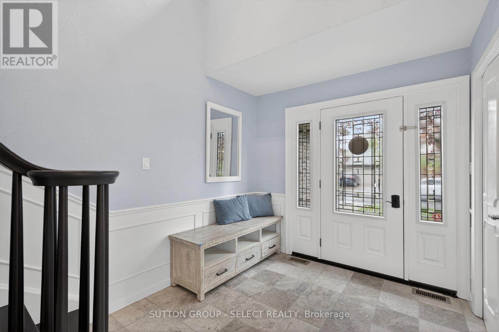 22 Pinegrove Crescent, London South, Ontario  N6J 3Y9 - Photo 2 - X13096862