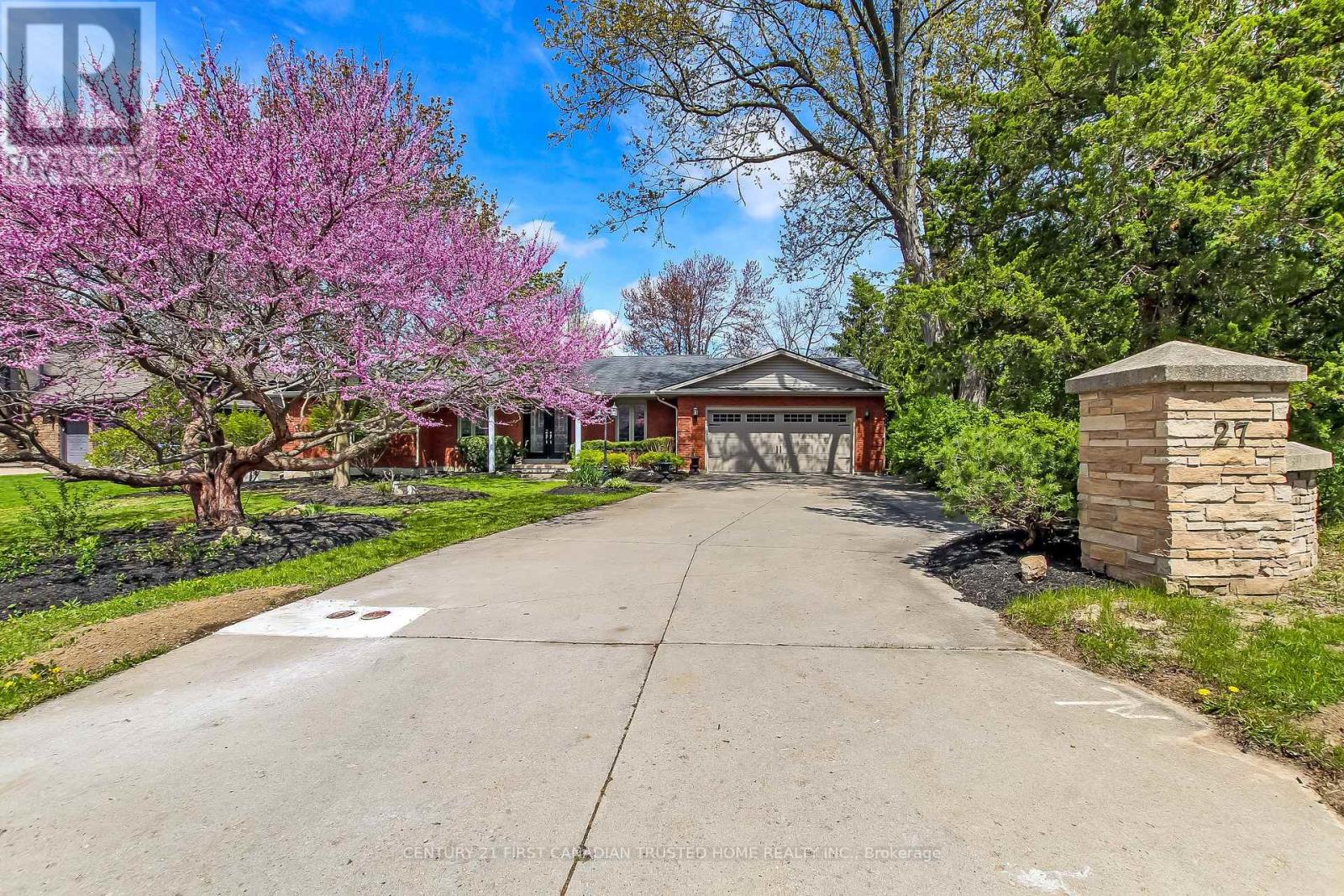 27 CROYDON DRIVE, Middlesex Centre, Ontario