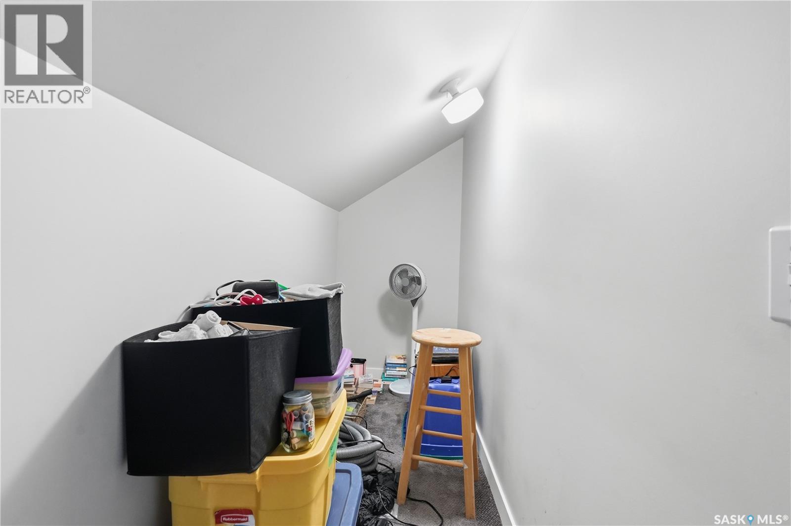 8806 Barootes Way, Regina, Saskatchewan  S4Y 0C3 - Photo 34 - SK035111