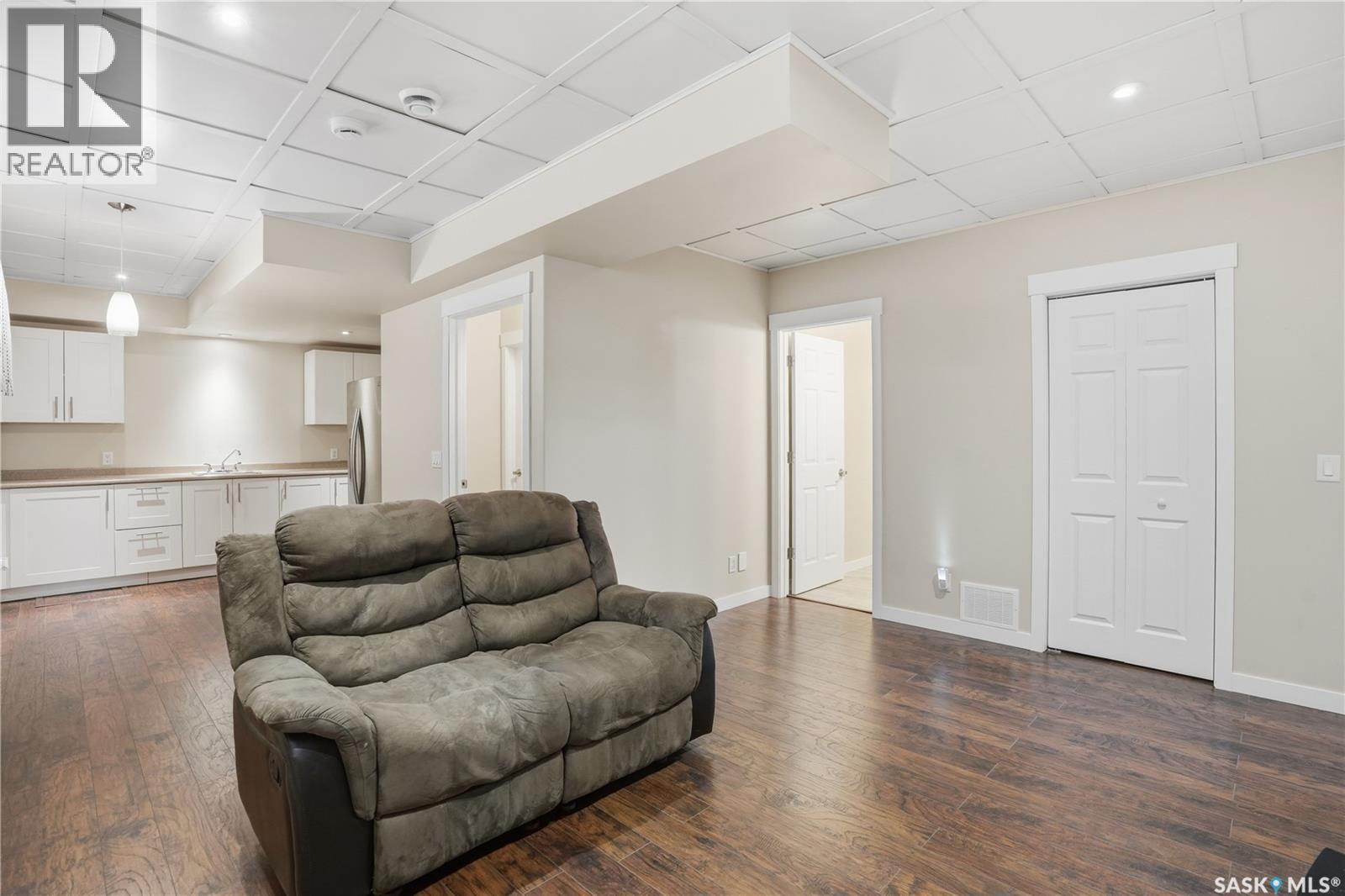 8806 Barootes Way, Regina, Saskatchewan  S4Y 0C3 - Photo 41 - SK035111