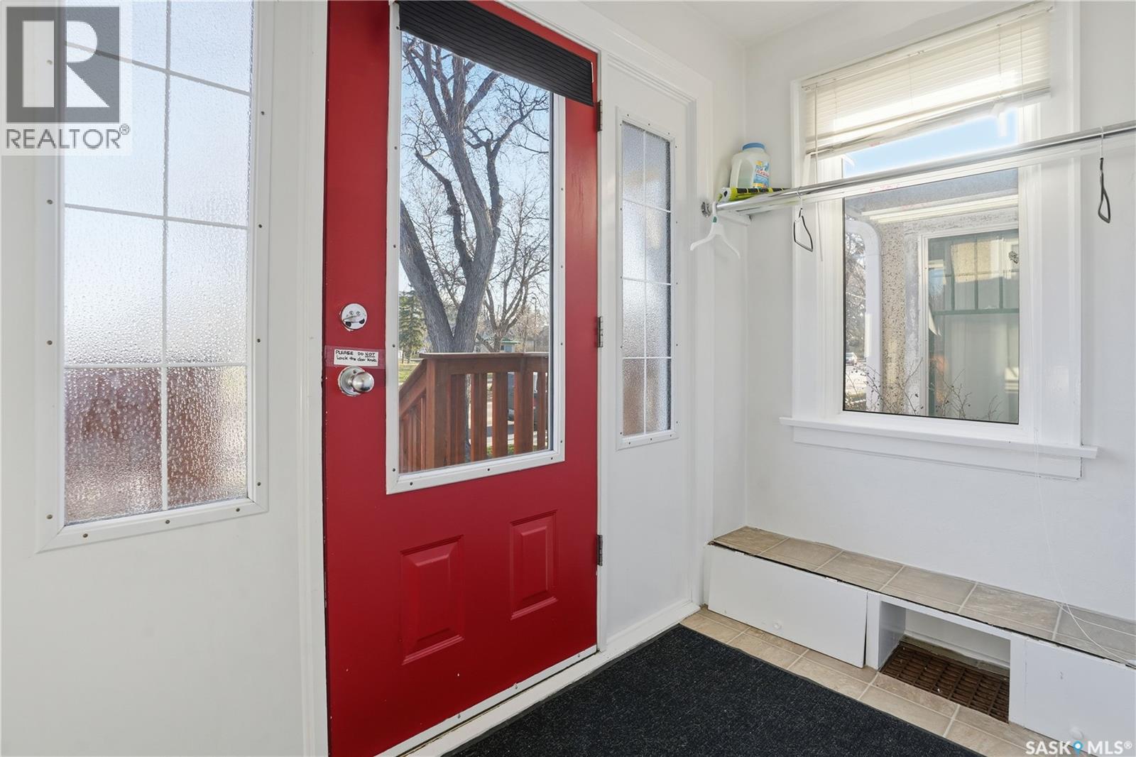 3727 Victoria Avenue, Regina, Saskatchewan  S4T 1M5 - Photo 2 - SK034899