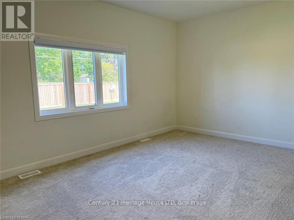 11 Beach Walk Crescent, Fort Erie, Ontario  L0S 1N0 - Photo 14 - X13096724