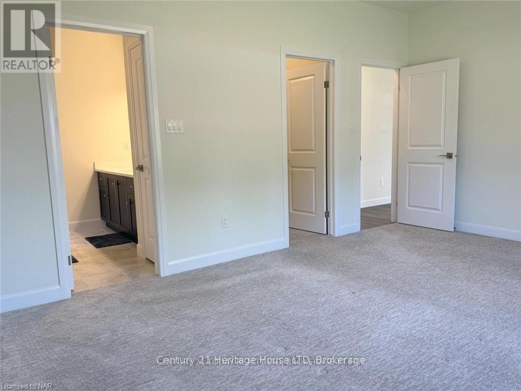 11 Beach Walk Crescent, Fort Erie, Ontario  L0S 1N0 - Photo 15 - X13096724