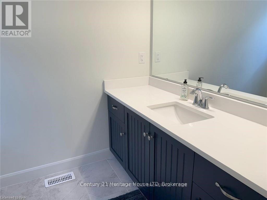 11 Beach Walk Crescent, Fort Erie, Ontario  L0S 1N0 - Photo 18 - X13096724
