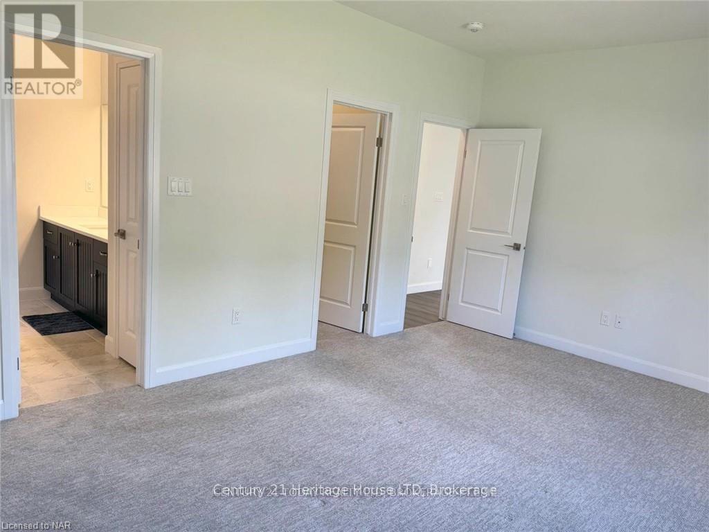 11 Beach Walk Crescent, Fort Erie, Ontario  L0S 1N0 - Photo 4 - X13096724