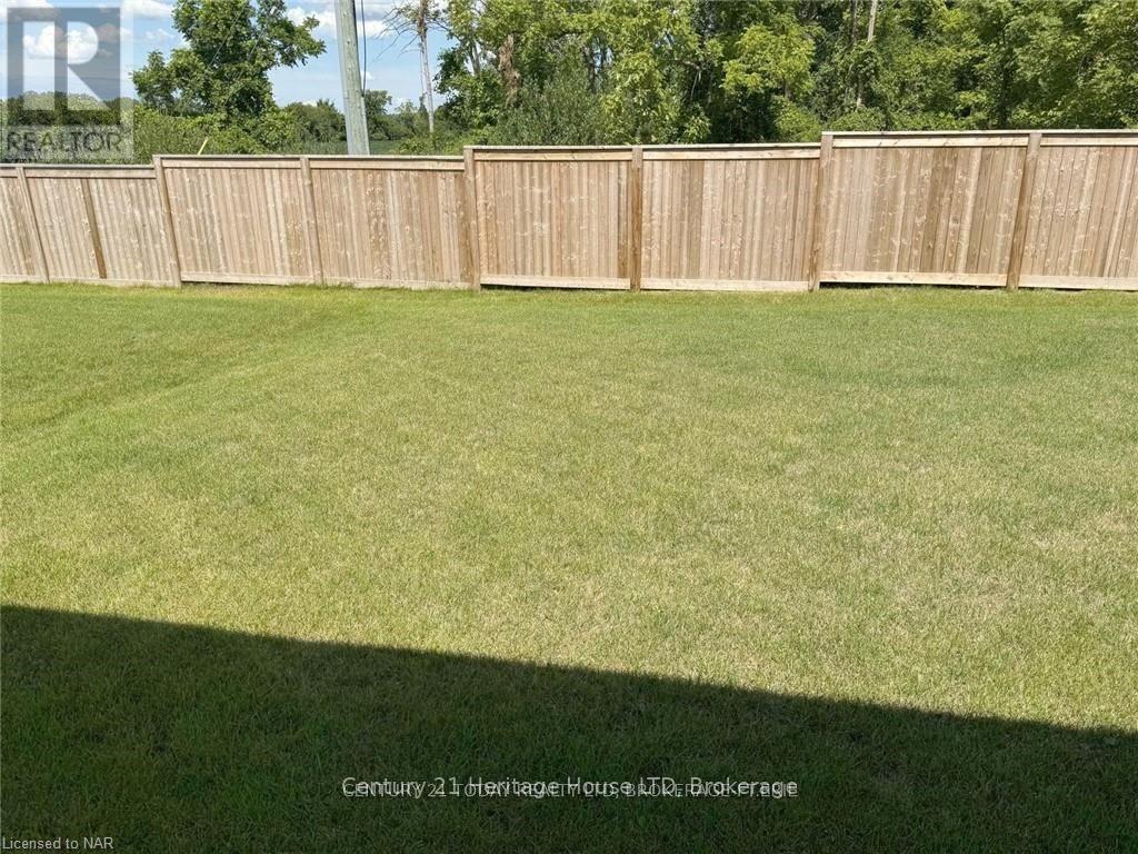 11 Beach Walk Crescent, Fort Erie, Ontario  L0S 1N0 - Photo 5 - X13096724