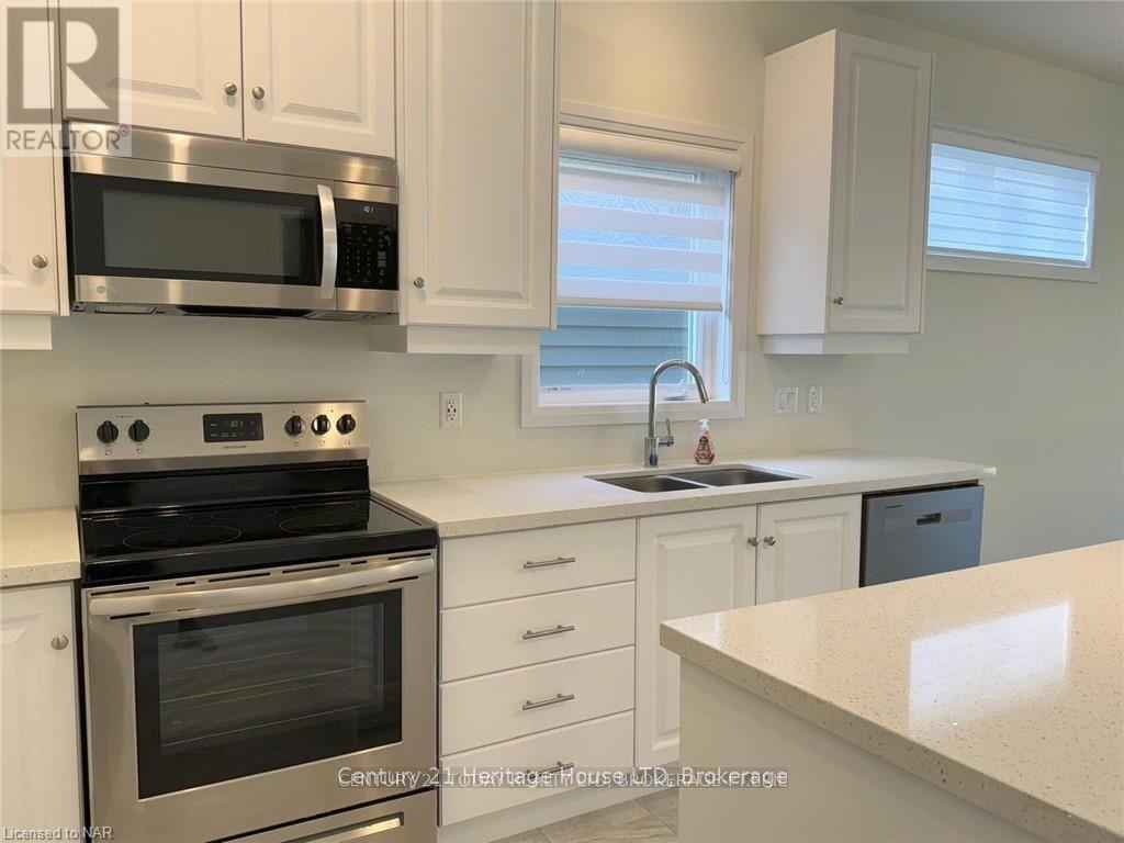 11 Beach Walk Crescent, Fort Erie, Ontario  L0S 1N0 - Photo 9 - X13096724