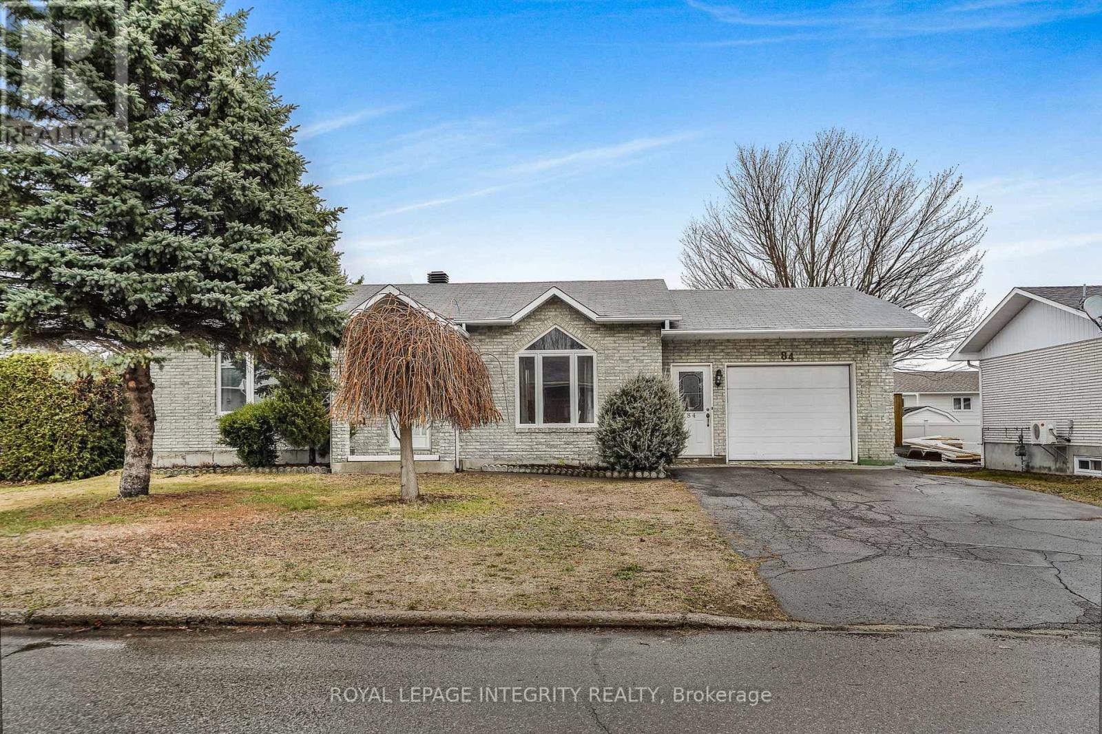84 LALANDE CRESCENT, Alfred and Plantagenet, Ontario