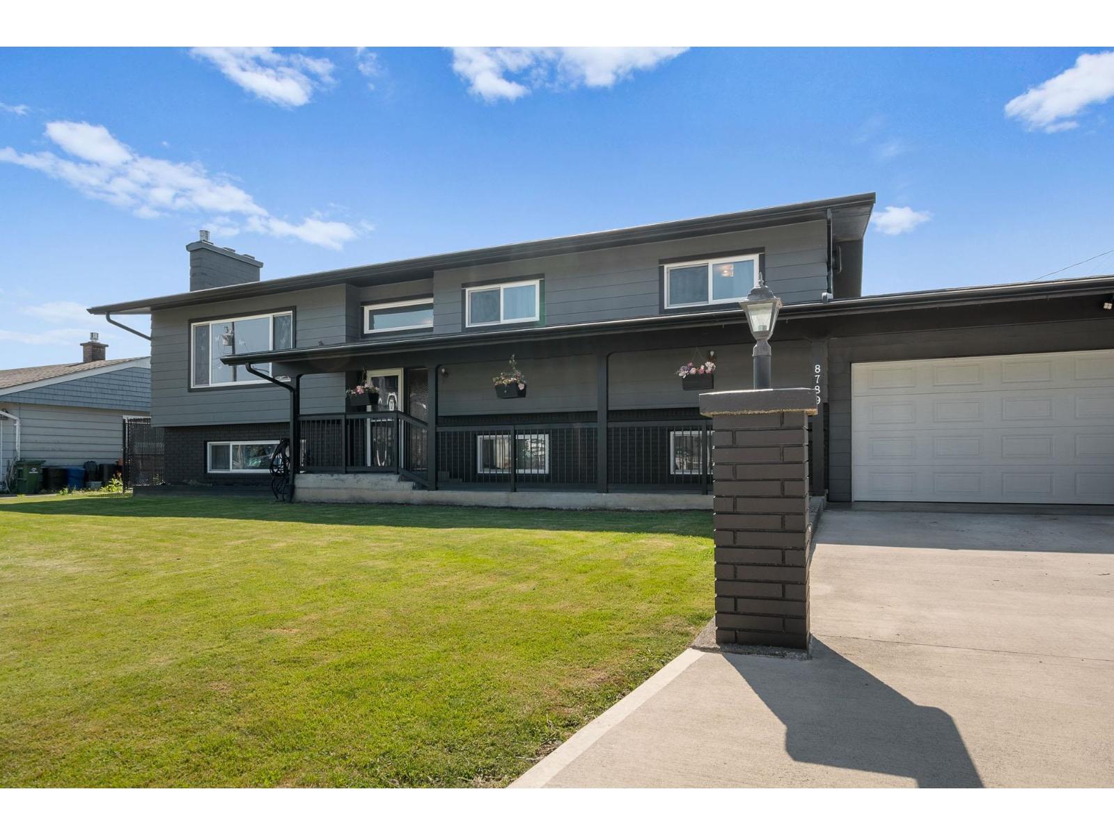 8789 Butchart Street, Chilliwack Proper South, Chilliwack, British Columbia  V2P 5S2 - Photo 3 - R3113614