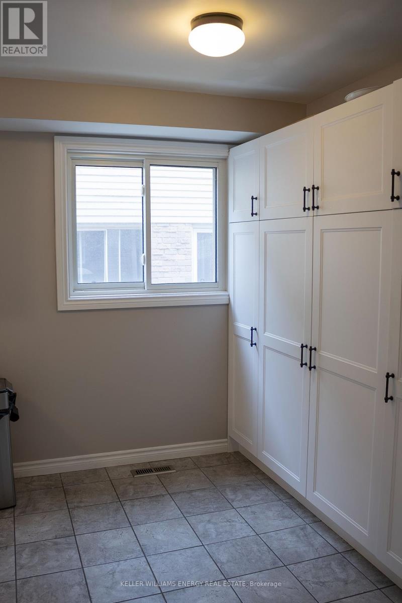 683 Grandview Drive, Oshawa, Ontario L1H 7V9 - Photo 2 - E13096850