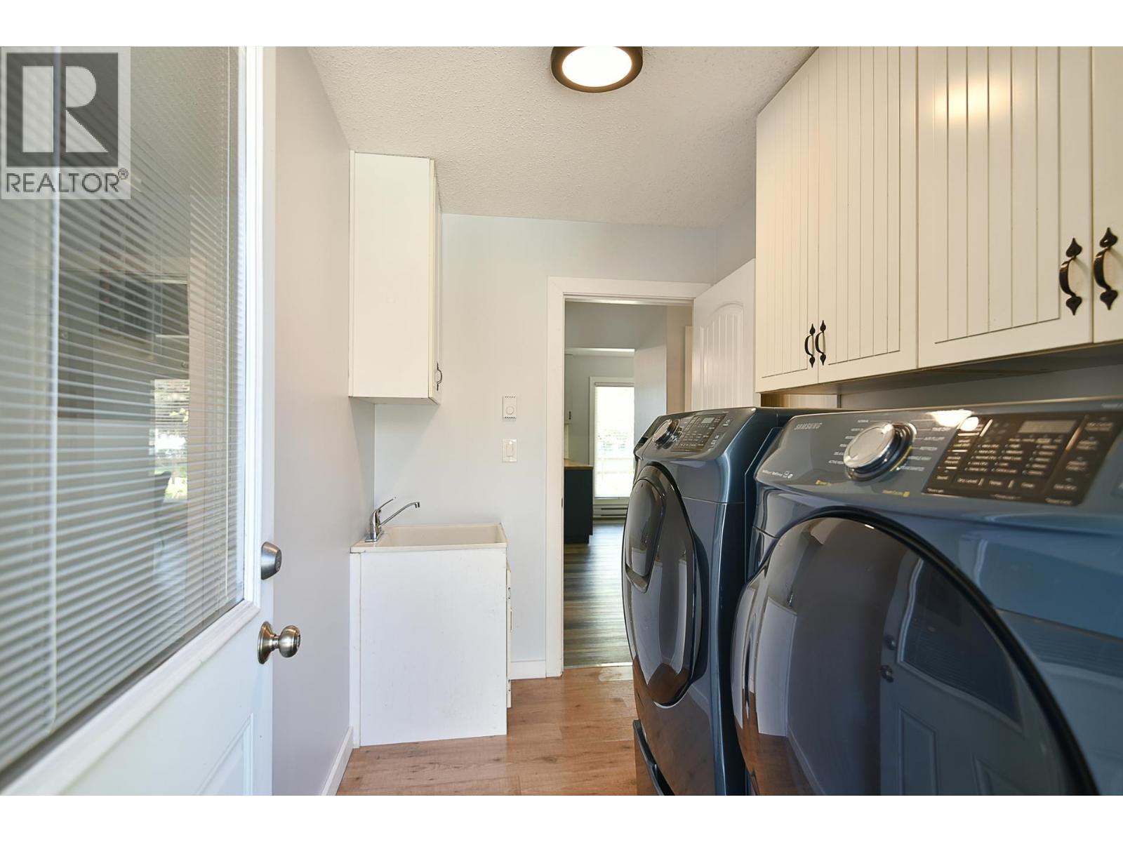5784 Medusa Street, Sechelt, British Columbia  V7Z 0J8 - Photo 10 - R3120761