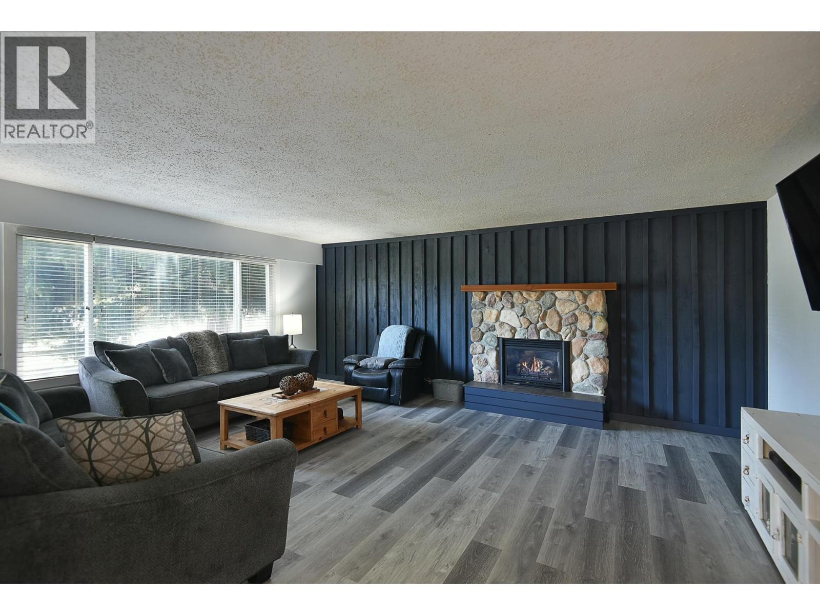 5784 Medusa Street, Sechelt, British Columbia  V7Z 0J8 - Photo 5 - R3120761