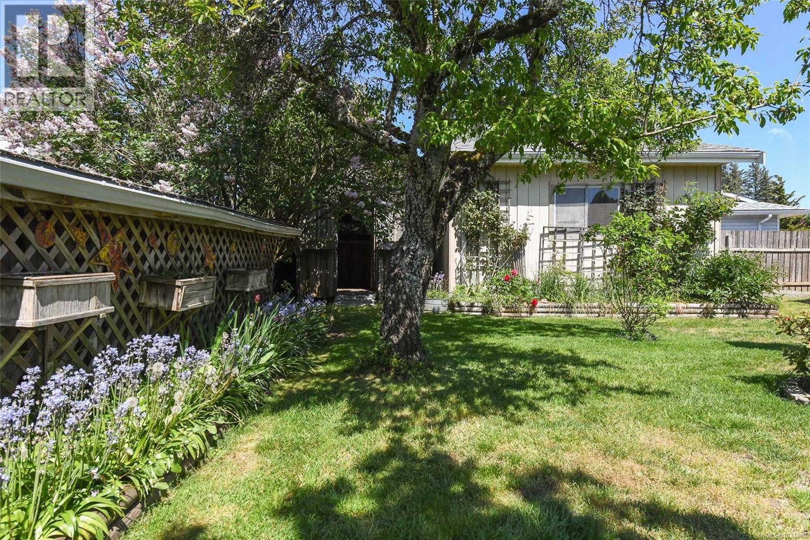 1935 Merino Pl, Comox, British Columbia  V9M 3X7 - Photo 27 - 1034898