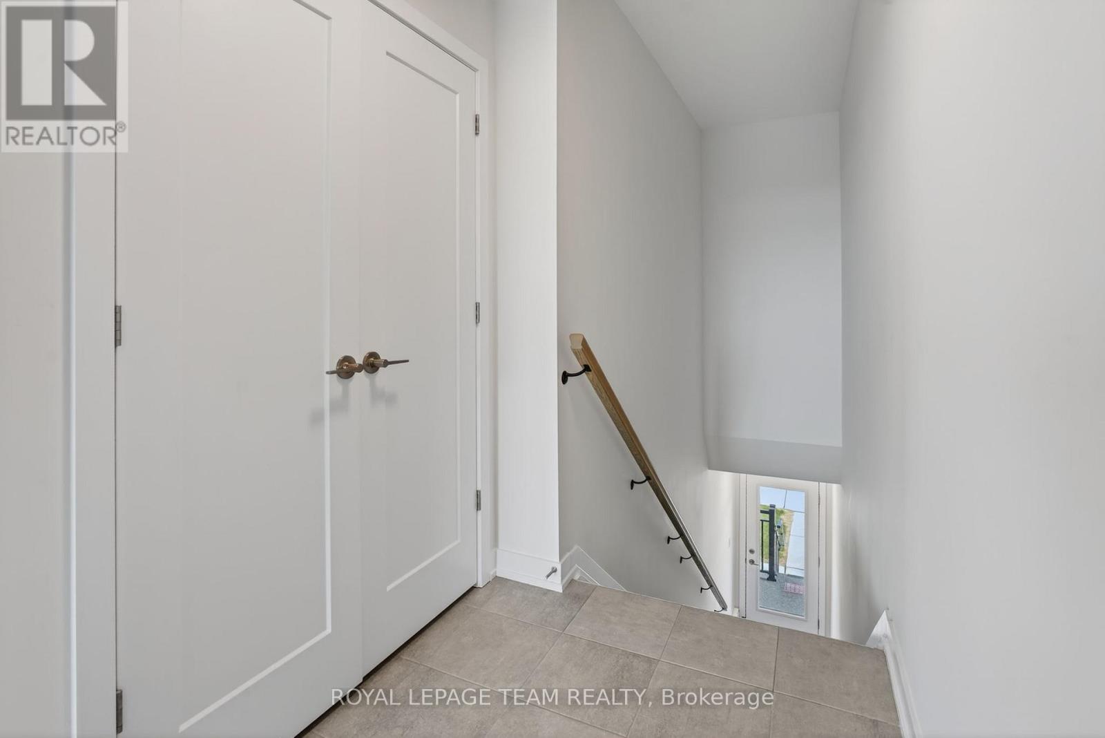 C - 830 Roger Griffiths Avenue, Ottawa, Ontario  K2S 3A9 - Photo 4 - X13096822