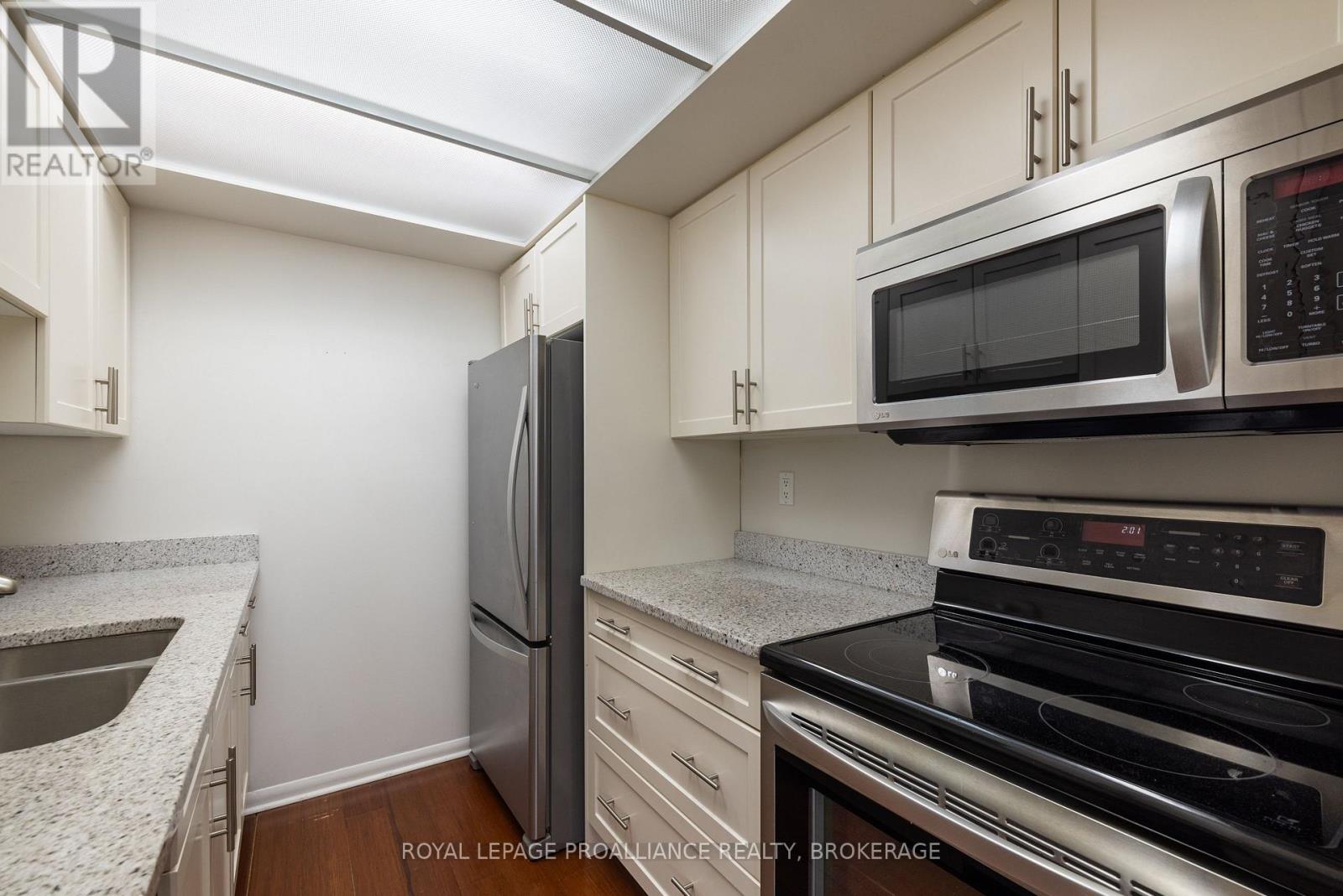 301 - 165 Ontario Street, Kingston, Ontario  K7L 2Y6 - Photo 12 - X13096500