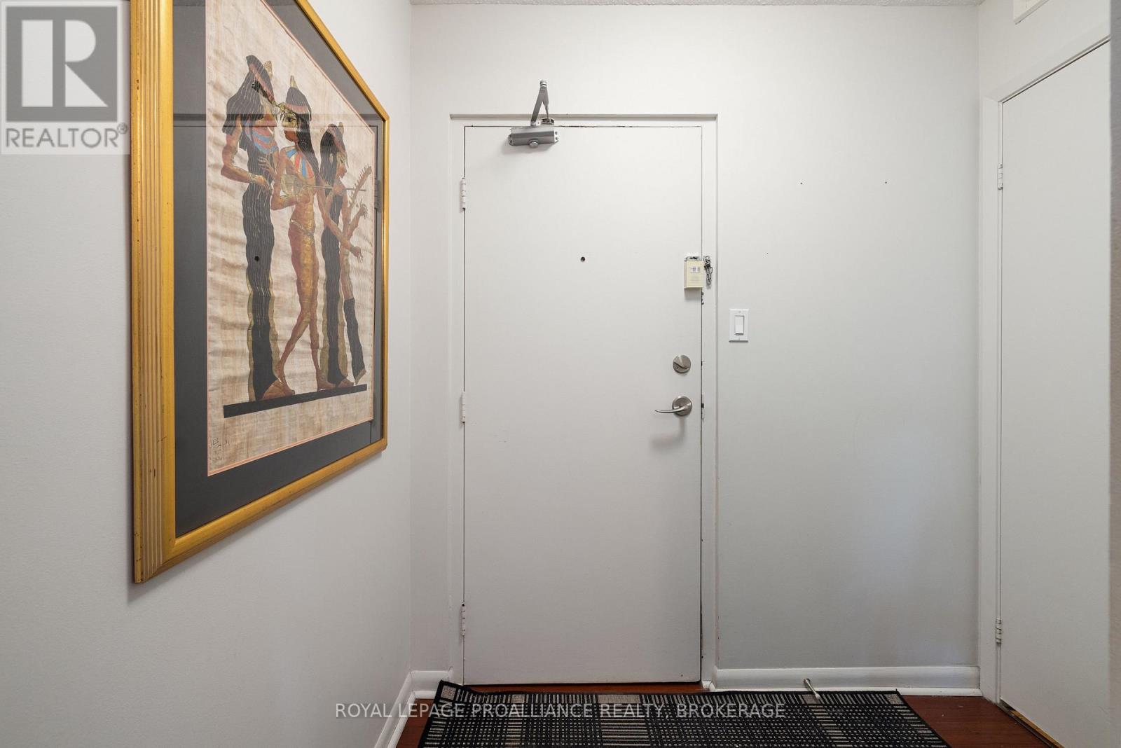 301 - 165 Ontario Street, Kingston, Ontario  K7L 2Y6 - Photo 3 - X13096500