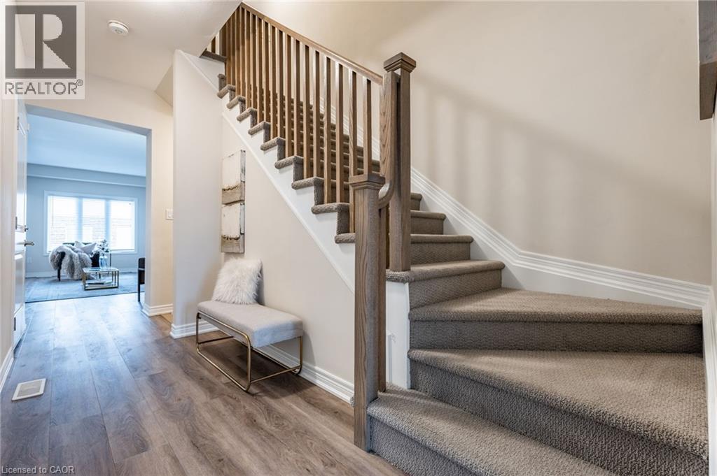 88 Sycamore Street, Welland, Ontario  L3C 0H8 - Photo 4 - 40827219