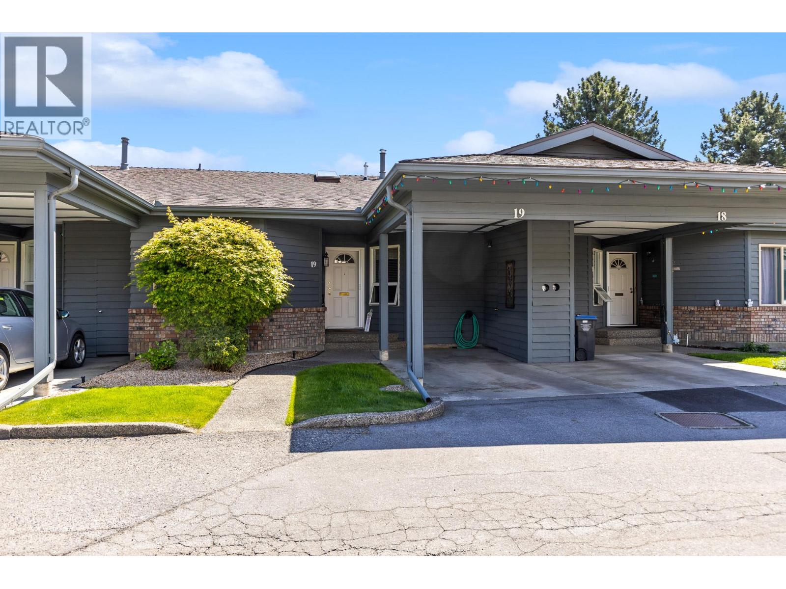 1530 Kelglen Crescent Unit# 19, Kelowna, British Columbia