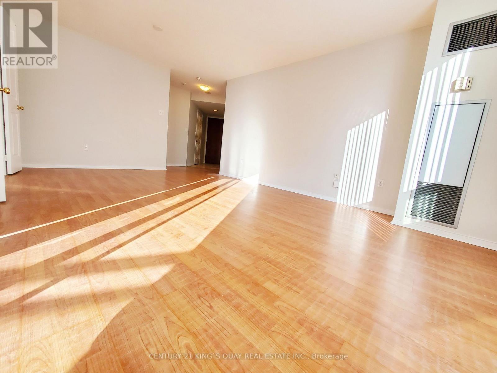 500 - 28 PEMBERTON AVENUE, Toronto, Ontario