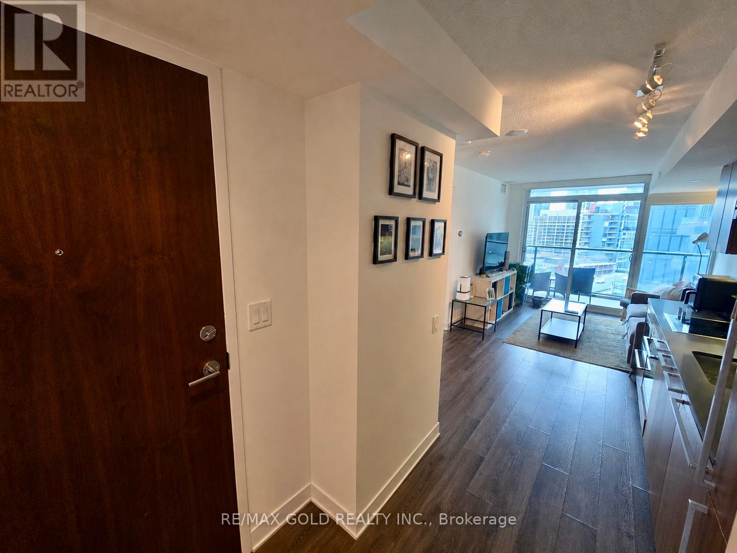 1603 - 70 Queens Wharf Road, Toronto, Ontario  M5V 0J2 - Photo 3 - C13092234