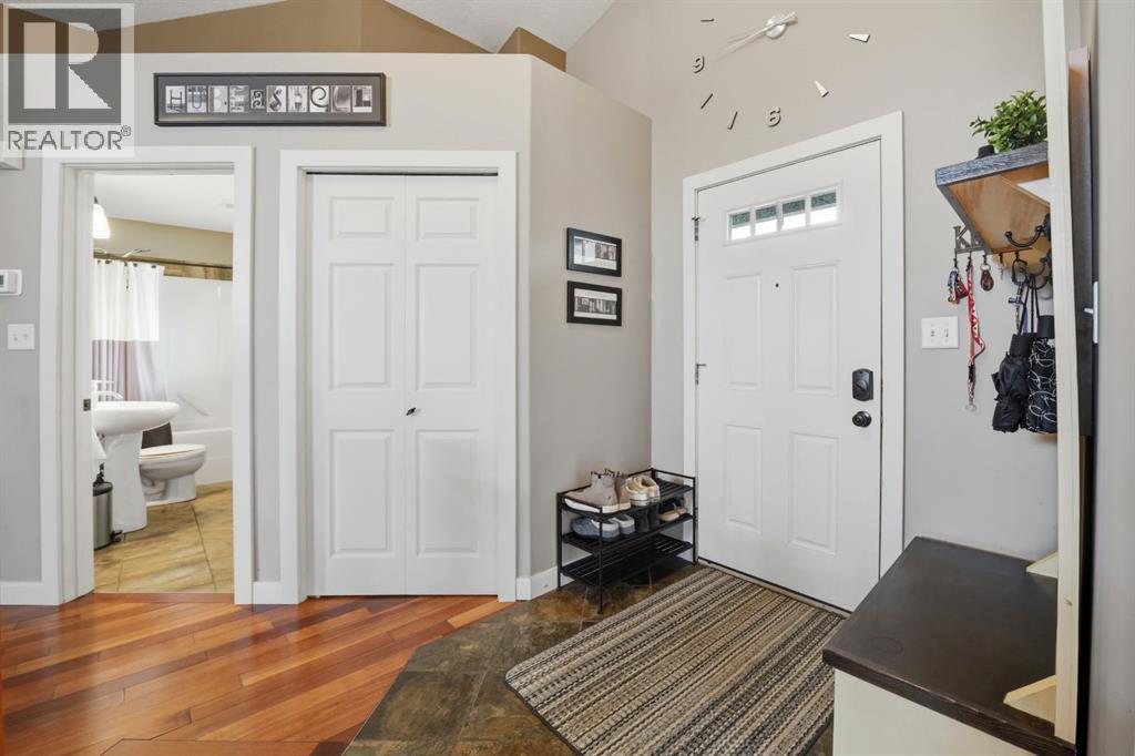 124 Isherwood Close, Red Deer, Alberta  T4R 0B5 - Photo 7 - A2305284