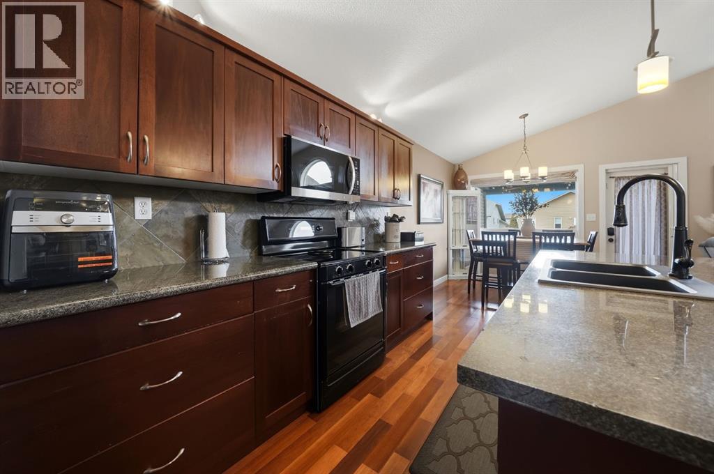 124 Isherwood Close, Red Deer, Alberta  T4R 0B5 - Photo 17 - A2305284